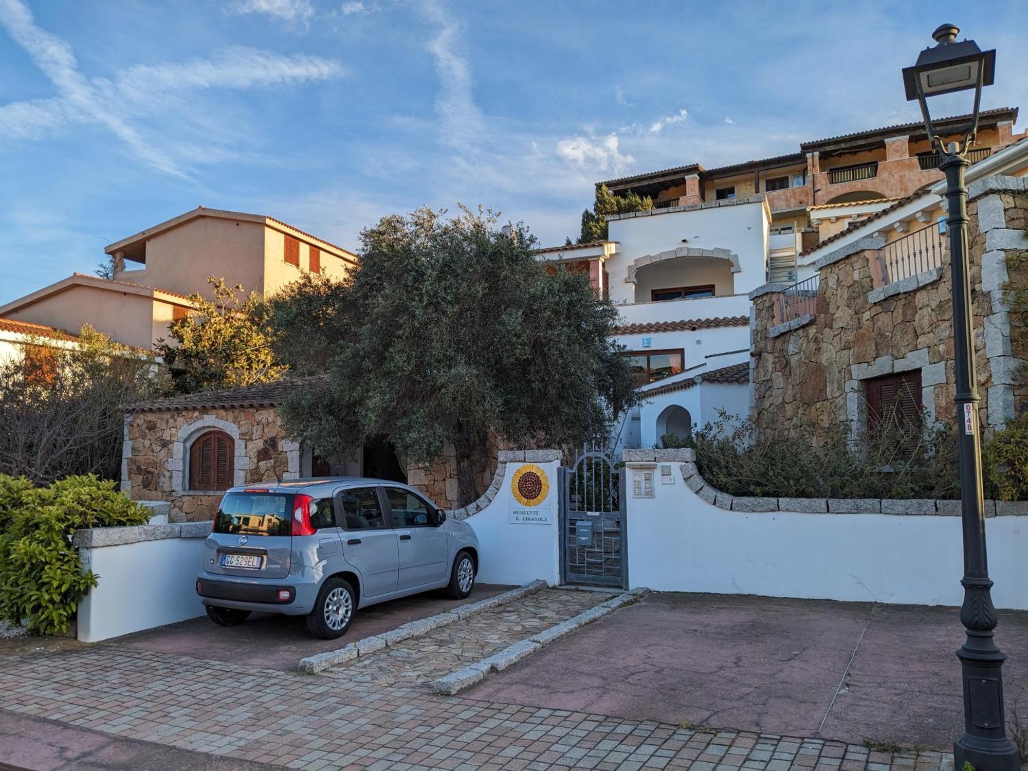 Апарт отель Residenze Il Girasole Гольфо-Аранчи Экстерьер фото